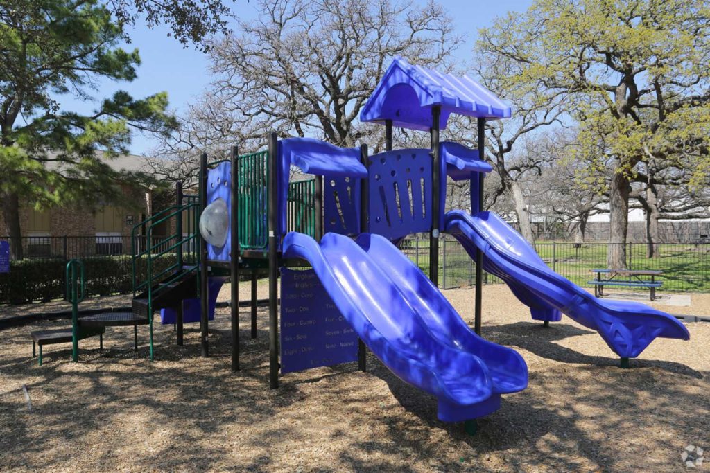 Park Grove Square Apartments in Irving; One two three bedroom pet friendly apartment homes in Dallas TX DFW Grand Prairie